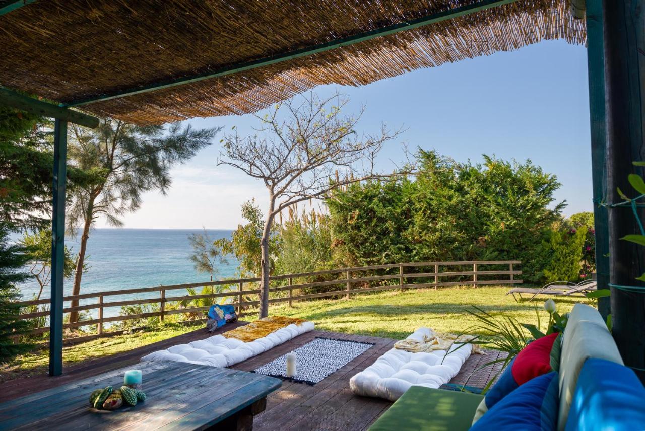 Beachfront Villa Meliti Ágios Matthaíos Exterior foto